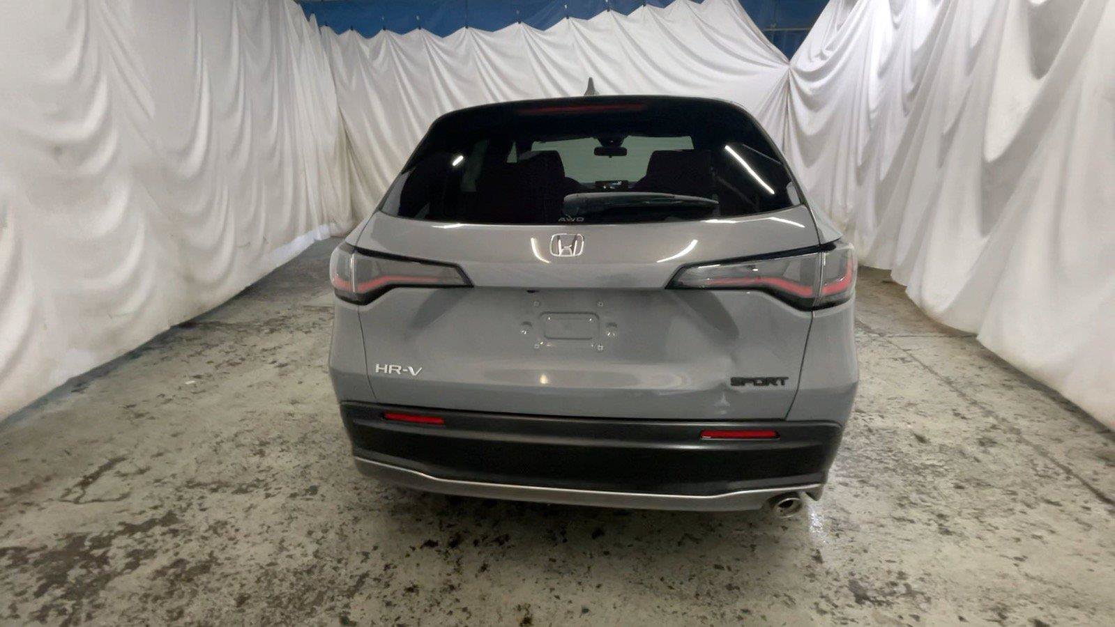 Used 2025 Honda HR-V Sport image 8
