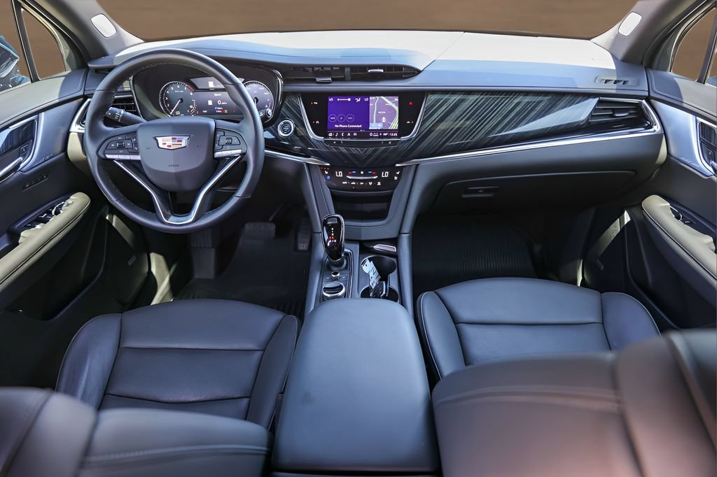 Certified 2024 Cadillac XT6 Premium Luxury AWD/4WD image 27