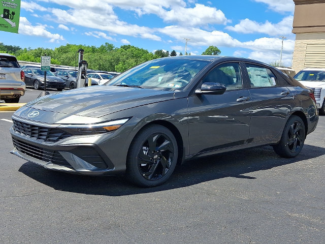 New 2026 Hyundai Elantra Sport FWD image 2