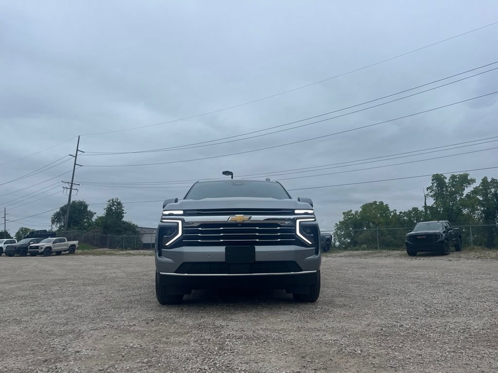 Used 2025 Chevrolet Tahoe LT AWD/4WD image 3