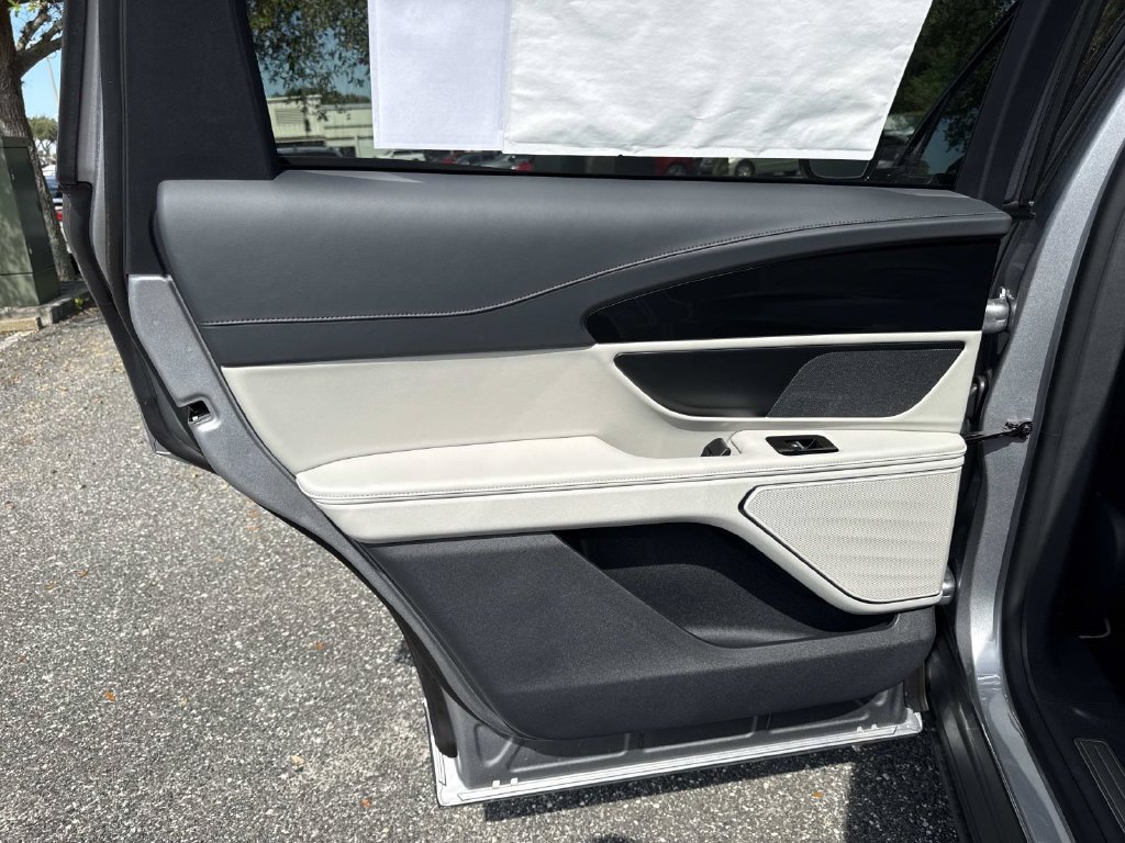 New 2026 Lincoln Nautilus Premier AWD/4WD image 13