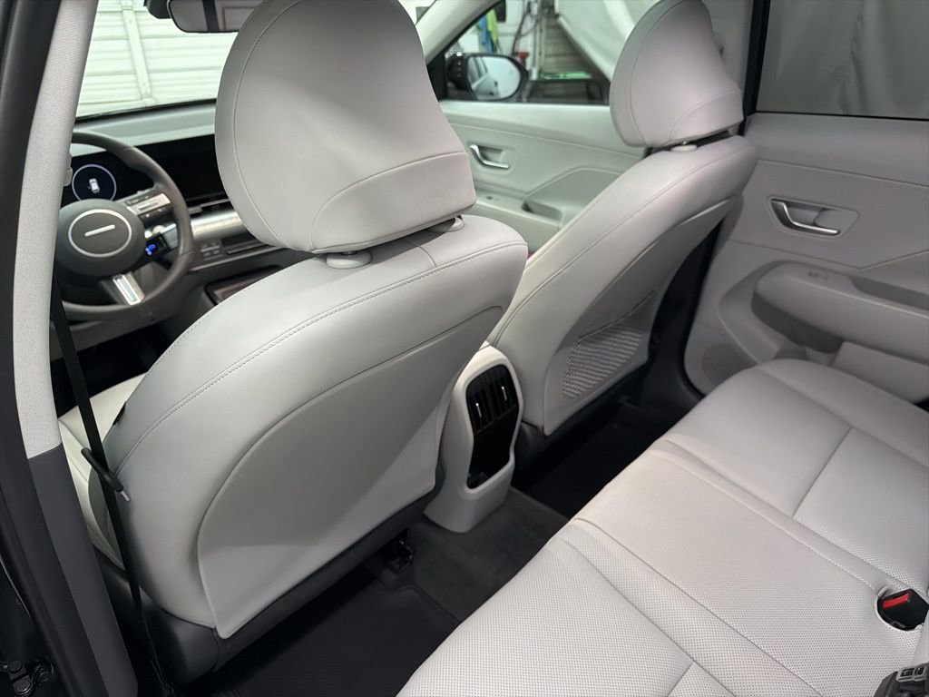 Used 2024 Hyundai Kona Limited image 18