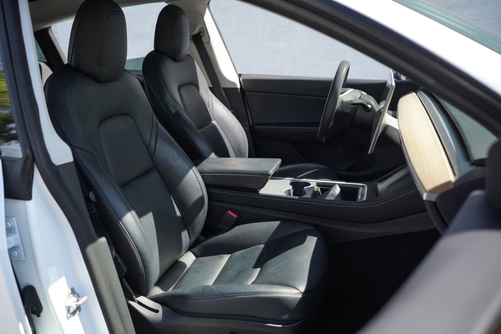 Used 2021 Tesla Model Y Long Range image 25