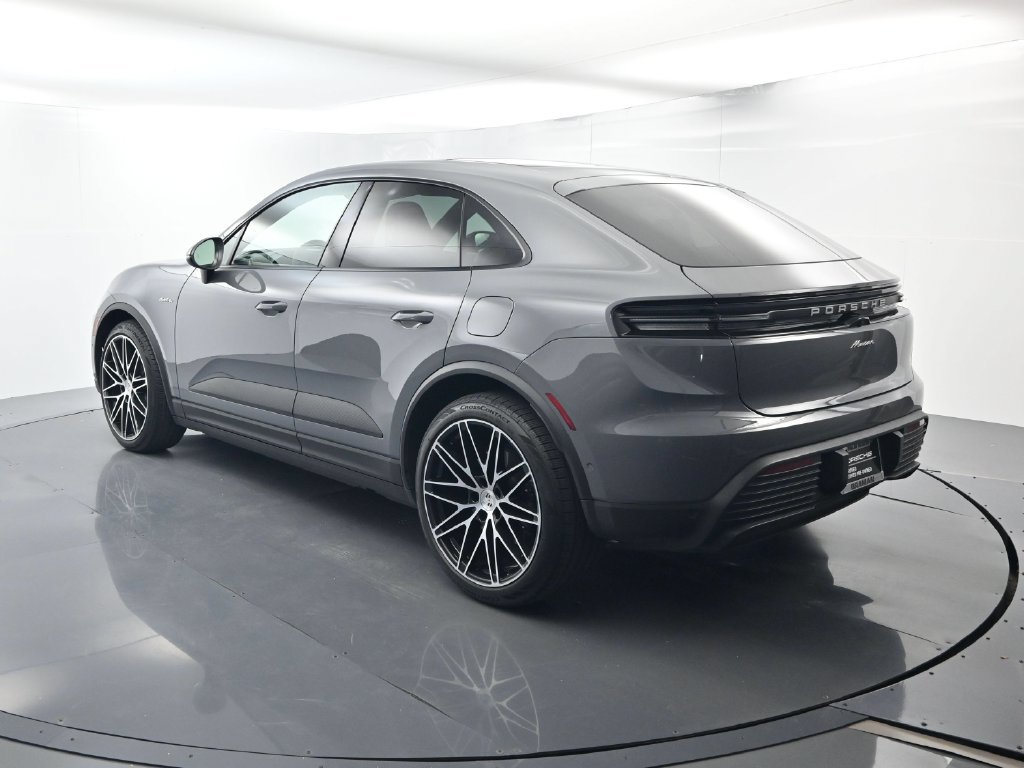 Certified 2025 Porsche Macan Electric RWD image 3