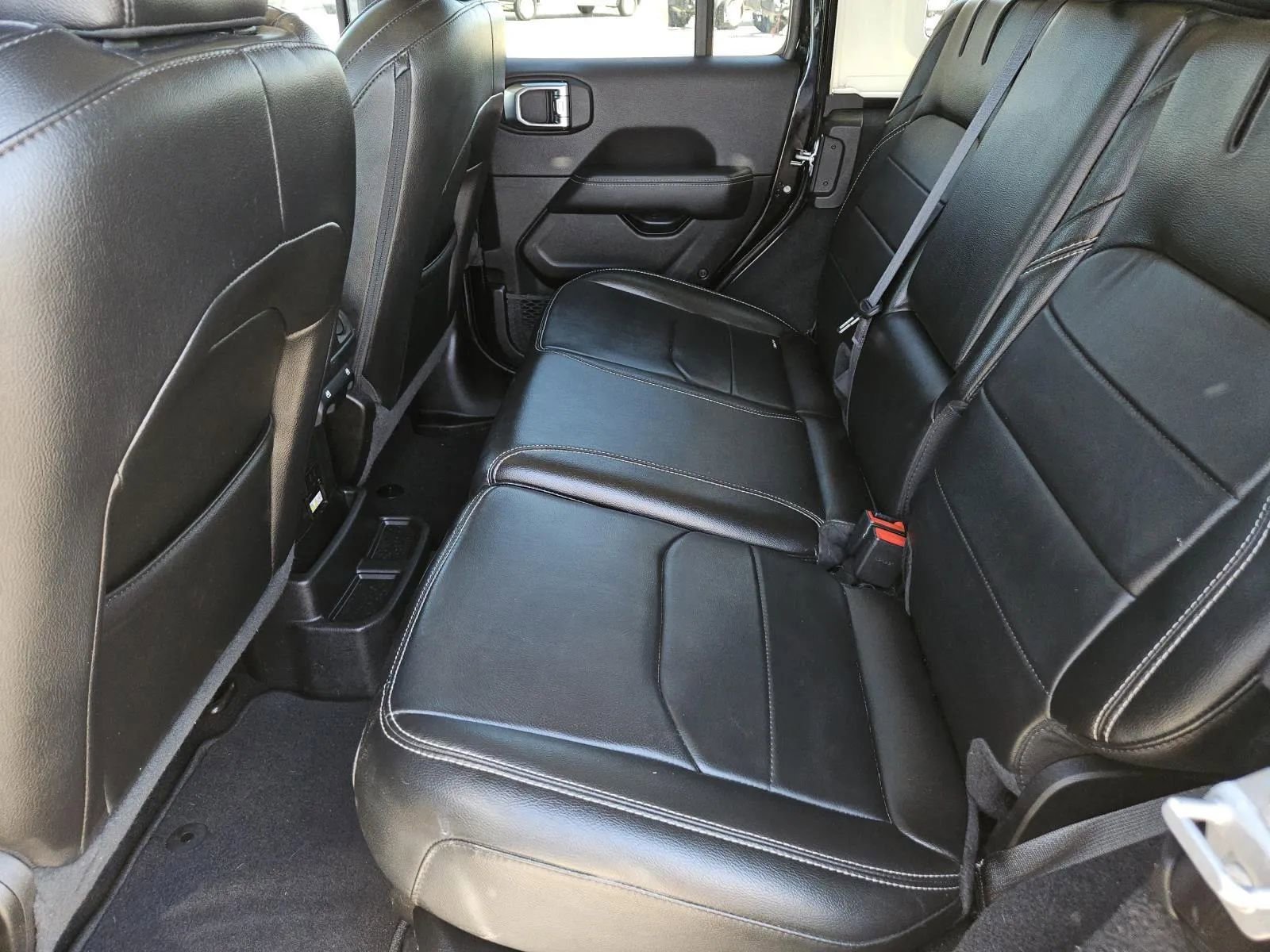 Used 2023 Jeep Wrangler Sahara image 30