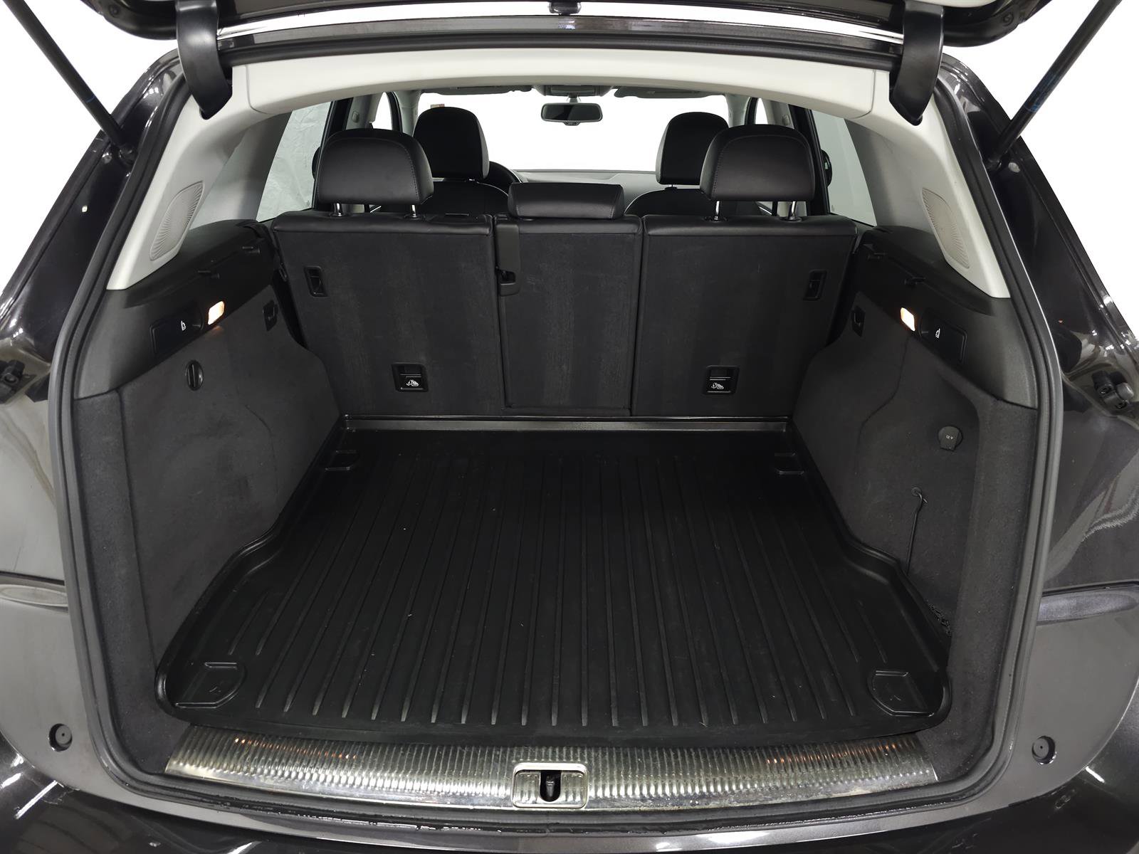 Used 2016 Audi Q5 2.0T Premium Plus w/ Technology Package image 7