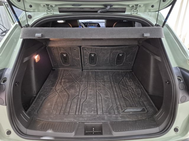 Used 2024 Chevrolet Trax RS w/ Sunroof Package FWD image 28