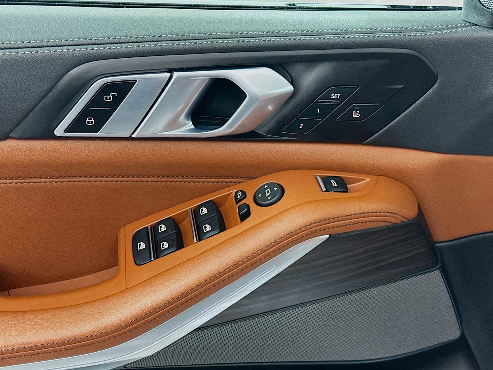 Used 2024 BMW X5 xDrive40i w/ M Sport Package image 19