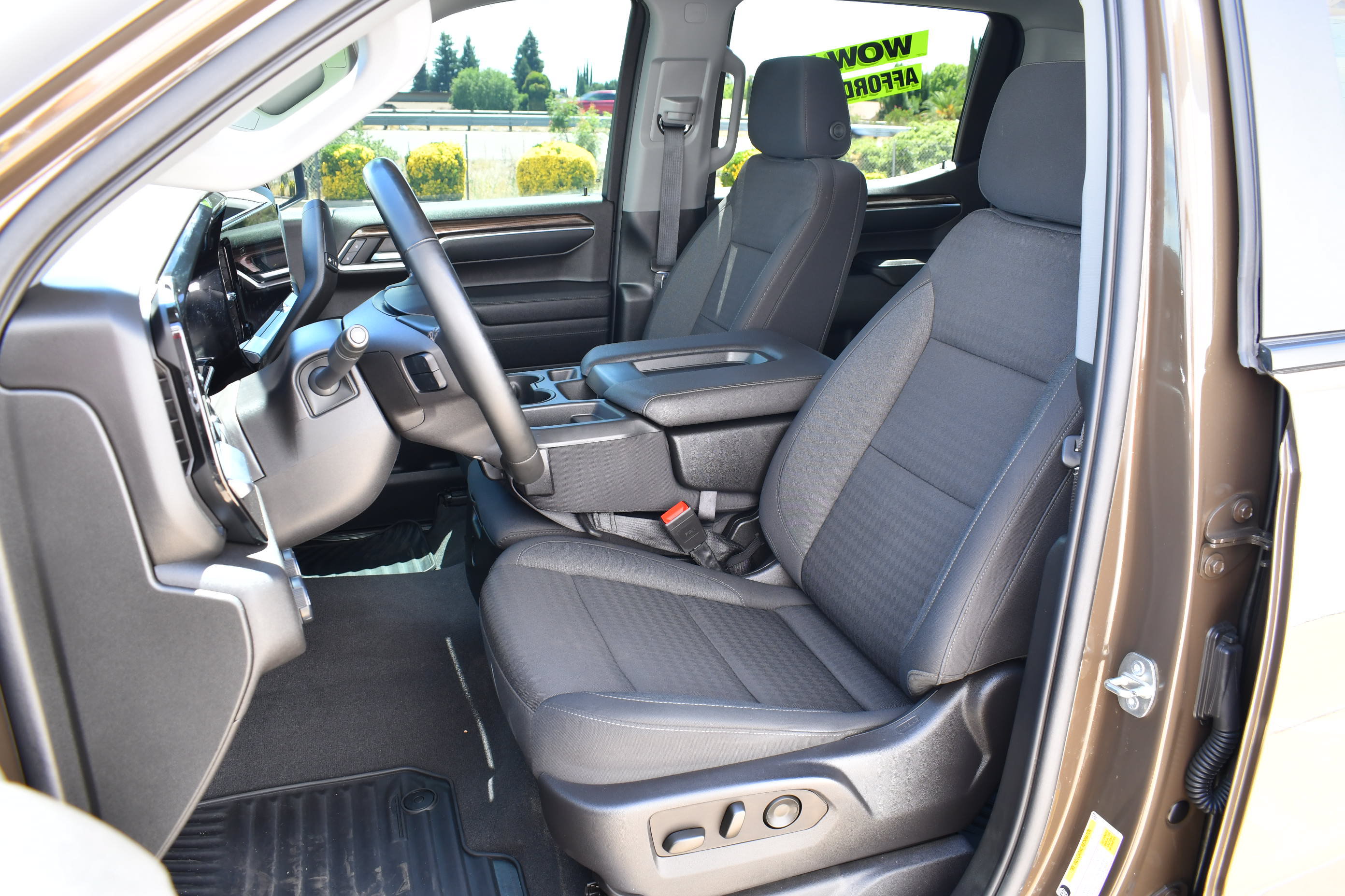 Used 2023 Chevrolet Silverado 1500 LT RWD image 21
