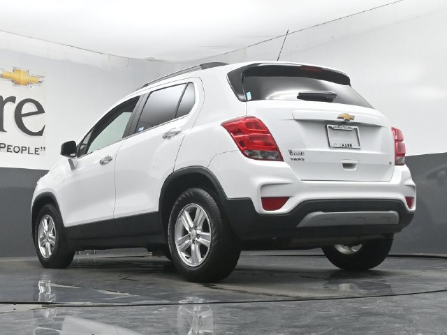 Used 2017 Chevrolet Trax LT w/ LT Convenience Package FWD image 5