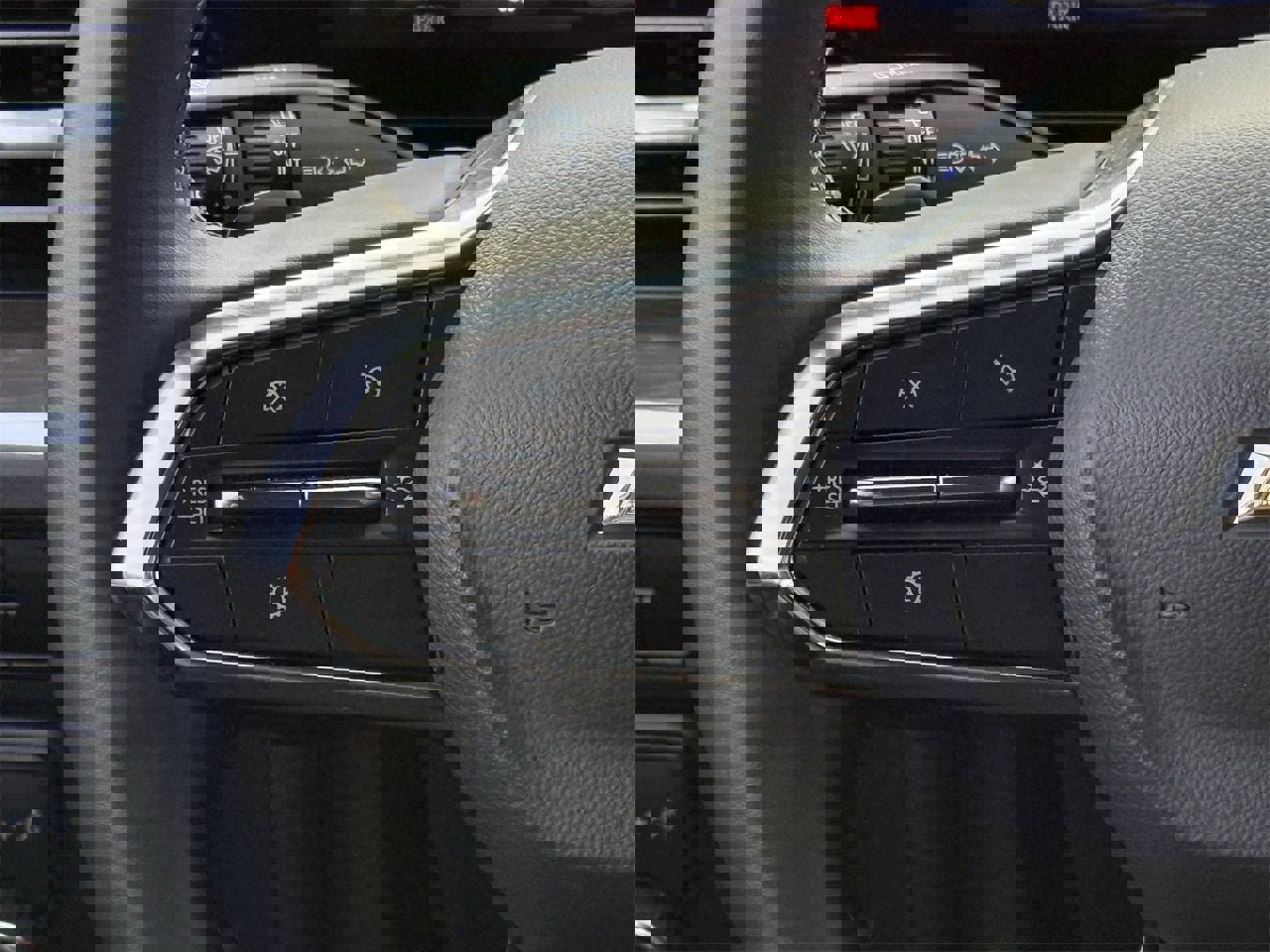 Certified 2025 Chevrolet Tahoe LT image 13