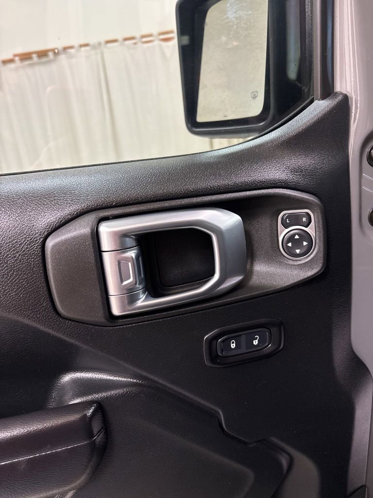 Used 2021 Jeep Gladiator Mojave AWD/4WD image 17