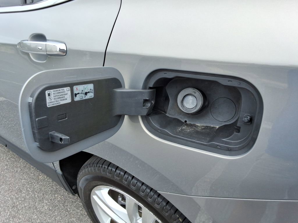 Used 2018 Chevrolet Equinox Premier AWD/4WD image 12