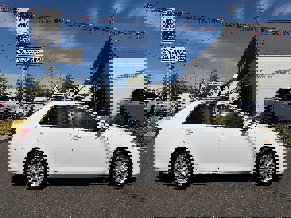 Used 2012 Toyota Camry XLE w/ Leather Pkg image 8