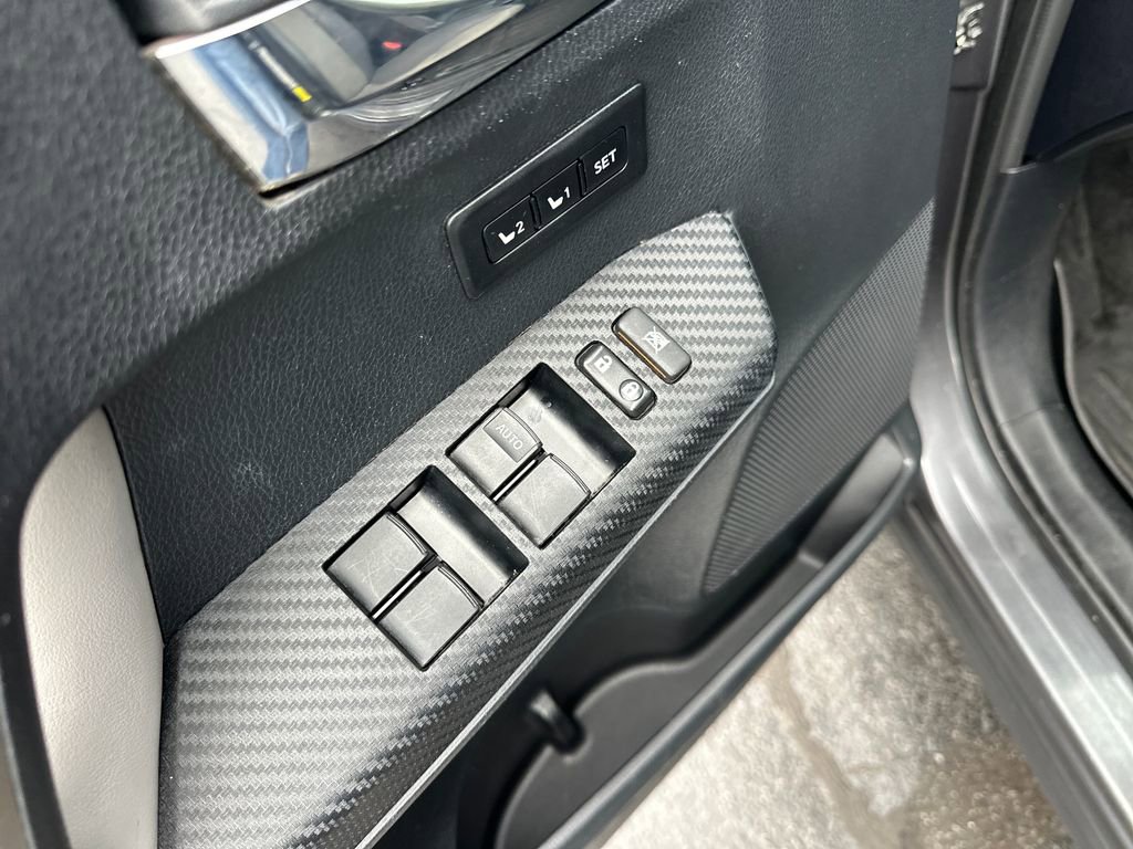 Used 2013 Toyota RAV4 Limited image 12