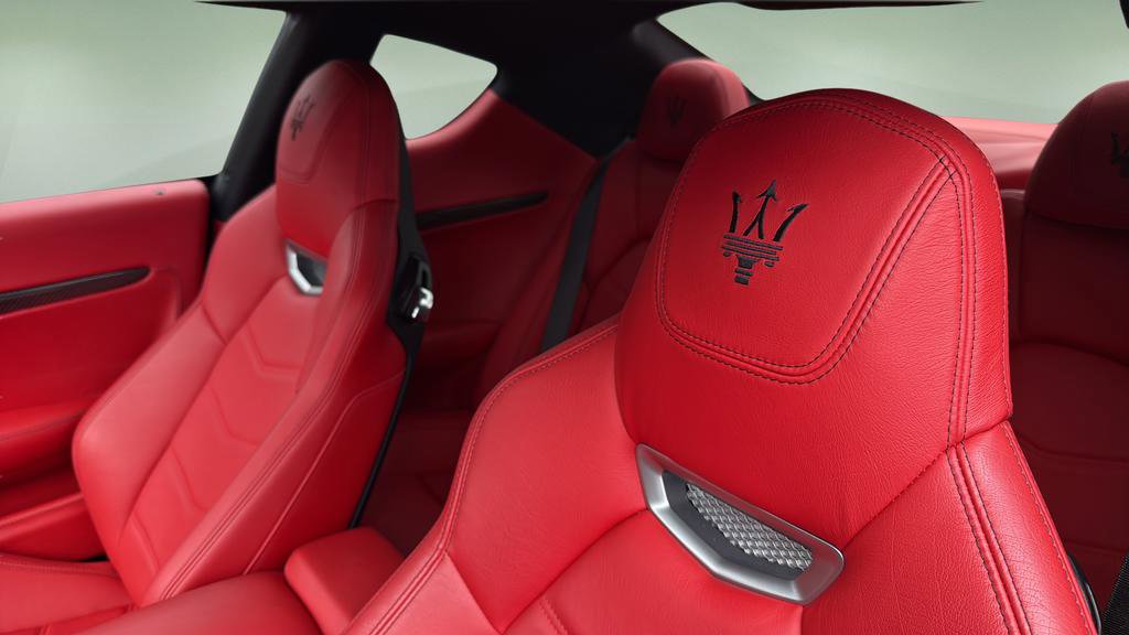 Used 2015 Maserati GranTurismo Sport image 11