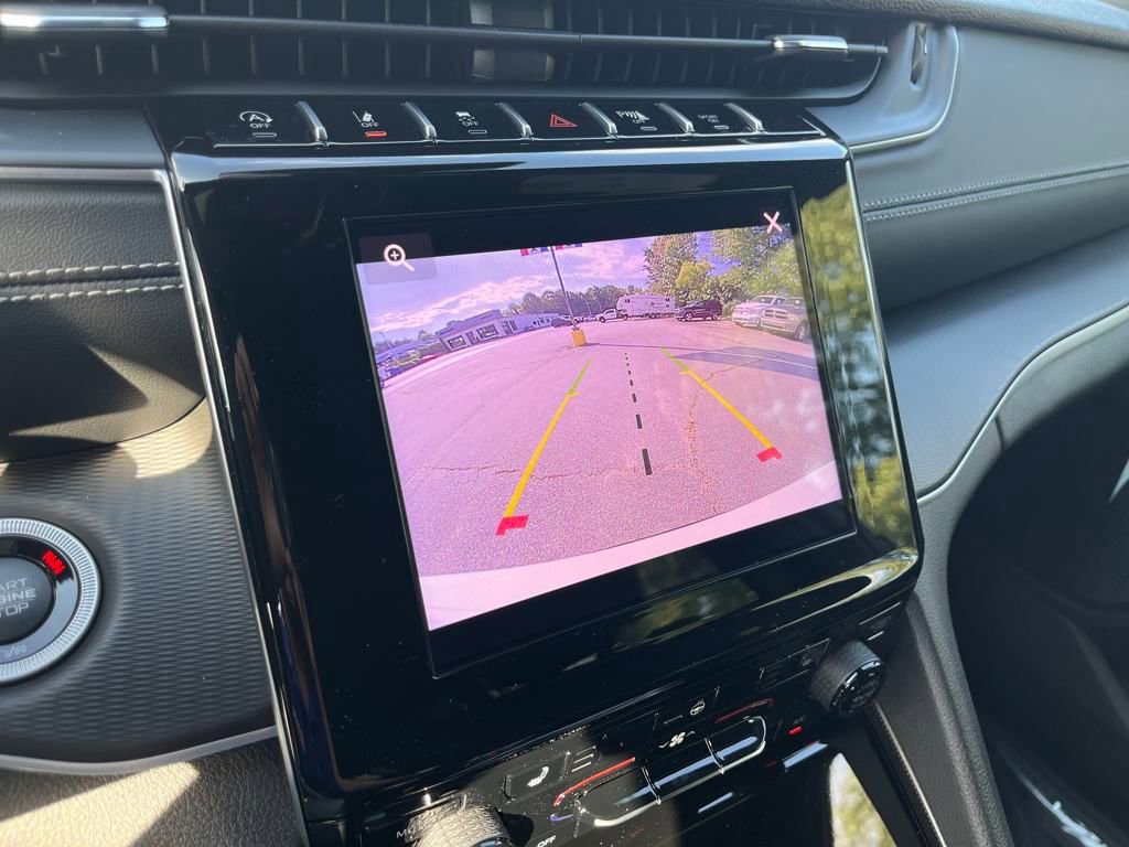 New 2025 Jeep Grand Cherokee L Laredo w/ Luxury Tech Group I image 36