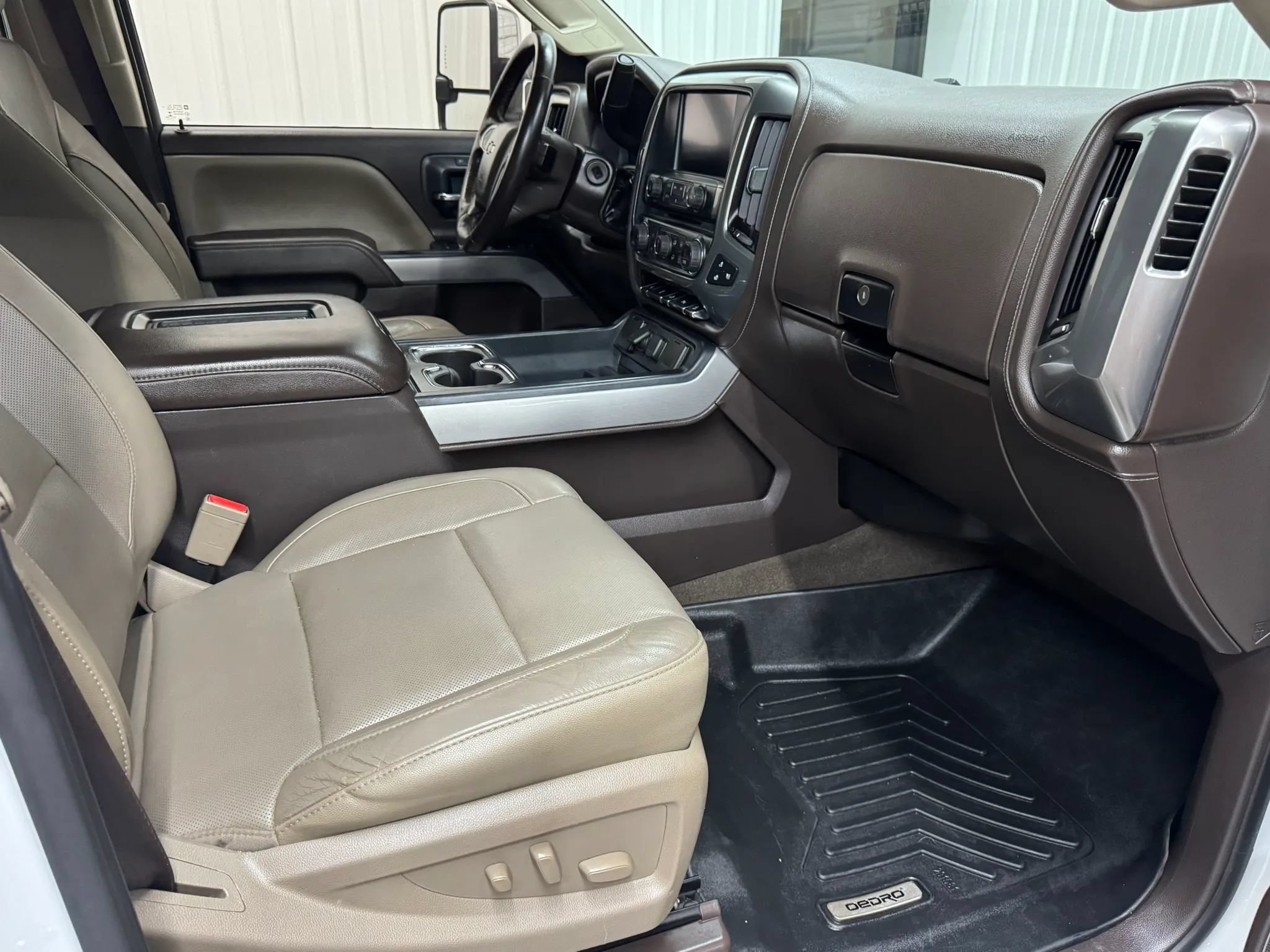 Used 2018 Chevrolet Silverado 2500 LTZ w/ Vortec Plus Package AWD/4WD image 15