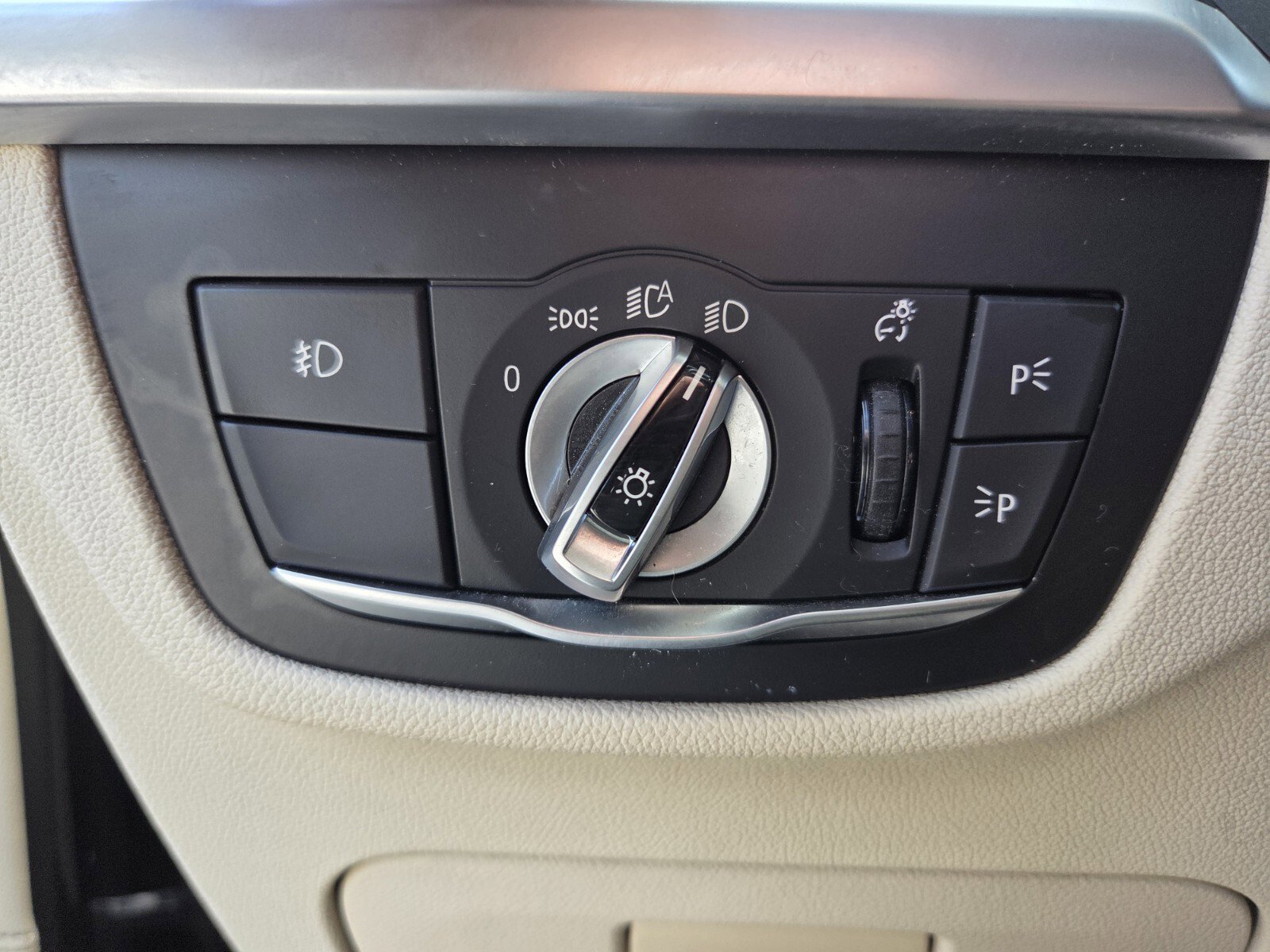 Used 2020 BMW X4 xDrive30i w/ Convenience Package image 21