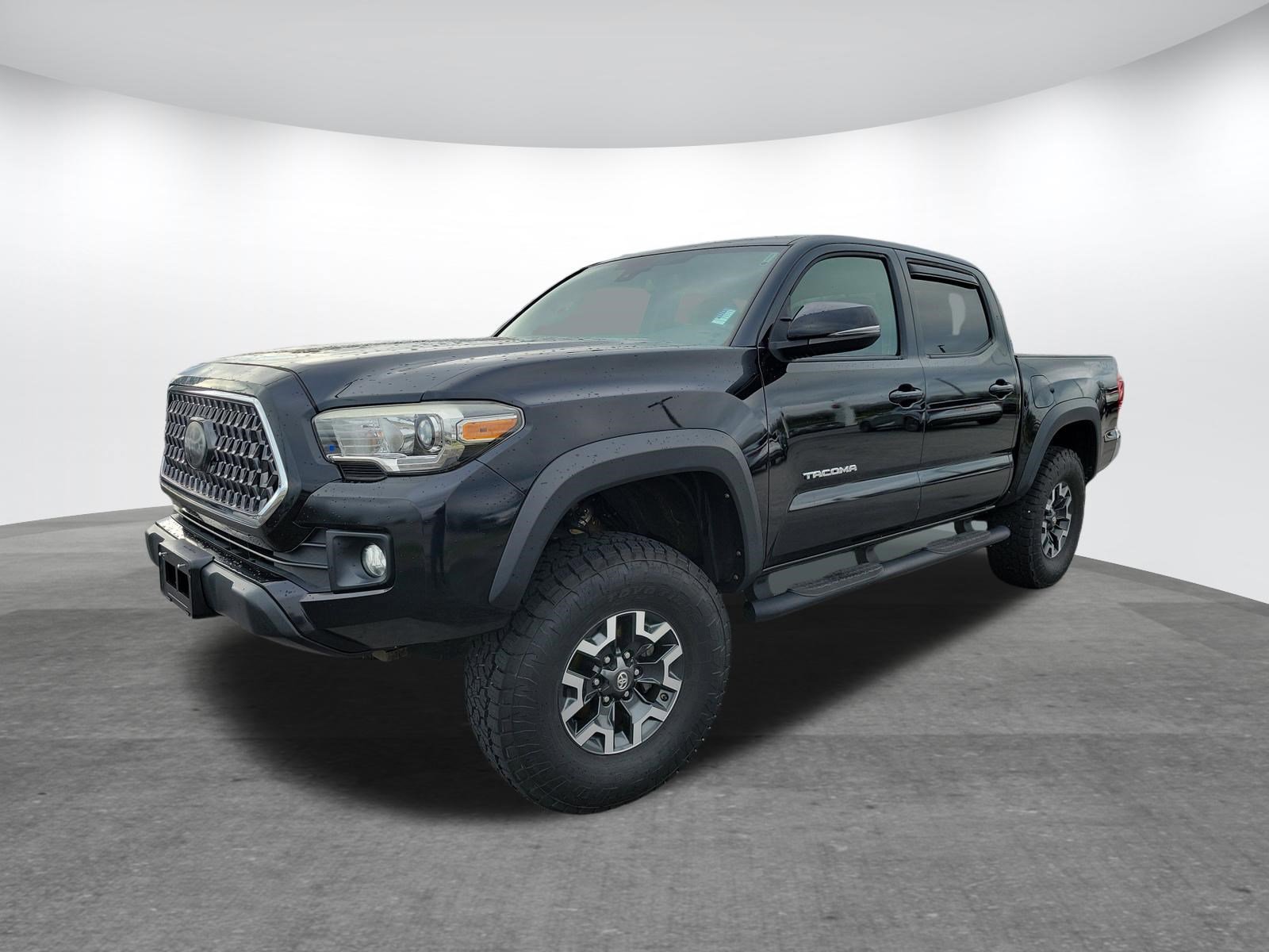 Used 2018 Toyota Tacoma TRD Off-Road image 3