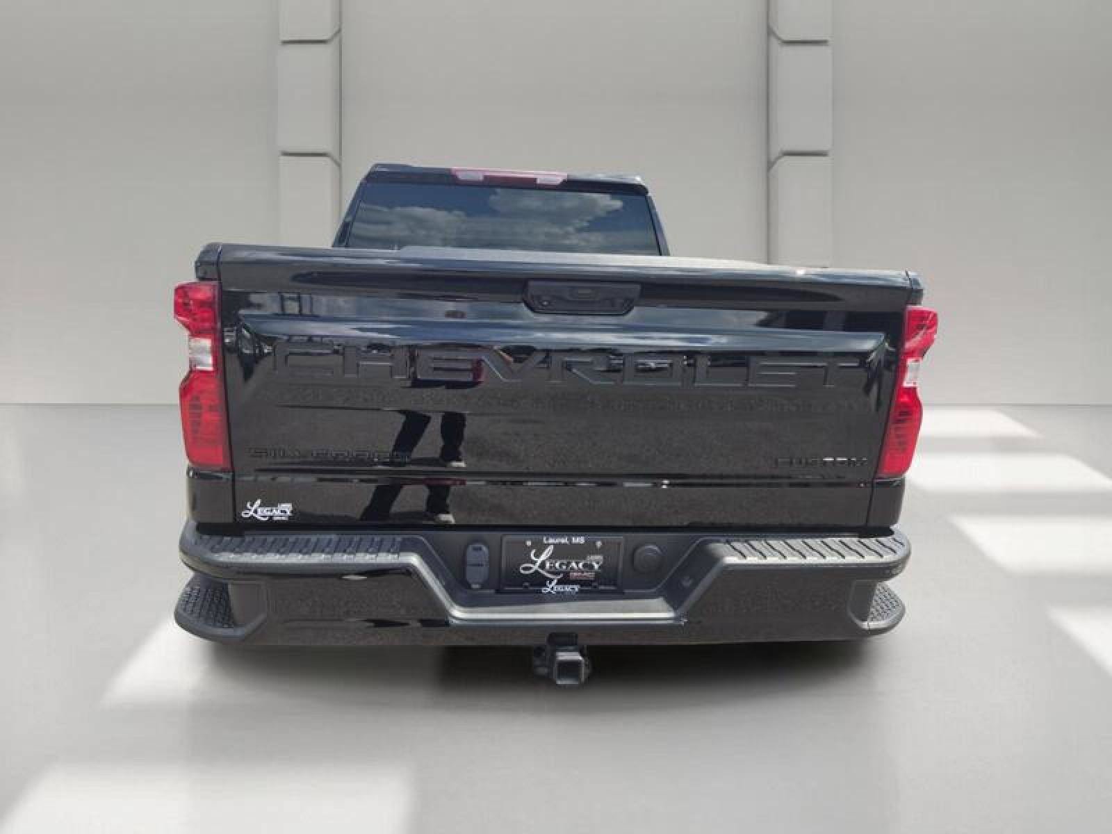 Used 2023 Chevrolet Silverado 1500 Custom Trail Boss w/ LPO, Dark Essentials Package AWD/4WD image 6