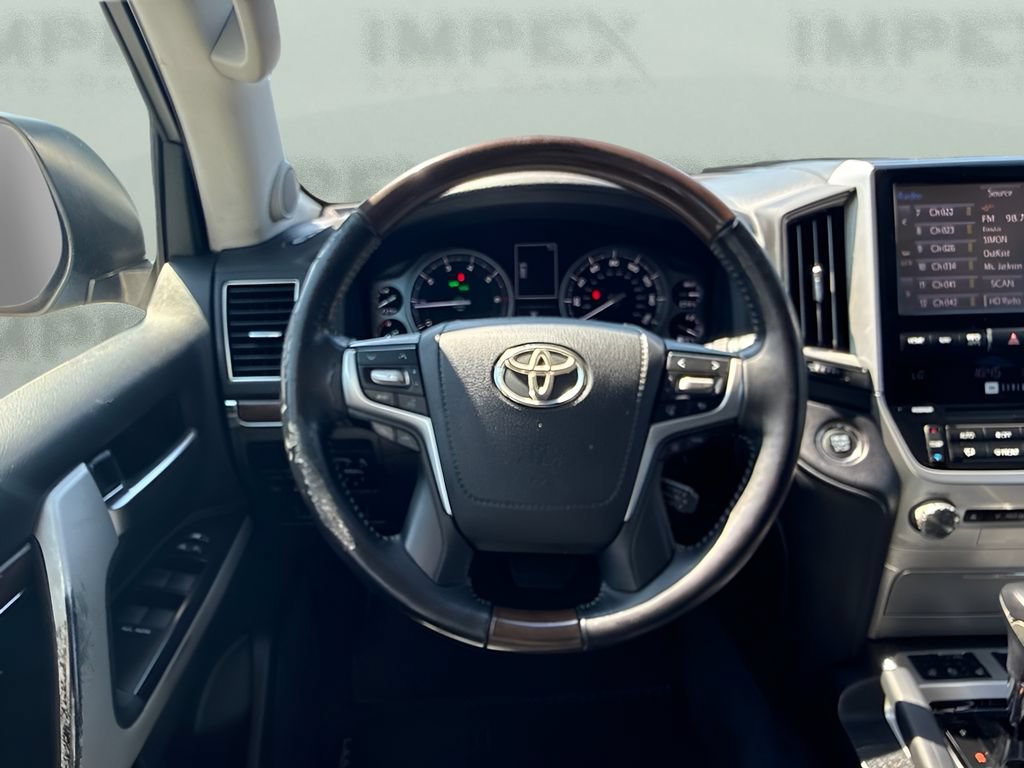 Used 2016 Toyota Land Cruiser w/ Four Season Floor Mat Package AWD/4WD image 11