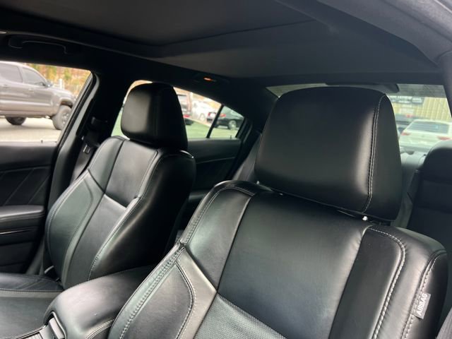 Used 2017 Dodge Charger SXT w/ Premium Group image 15