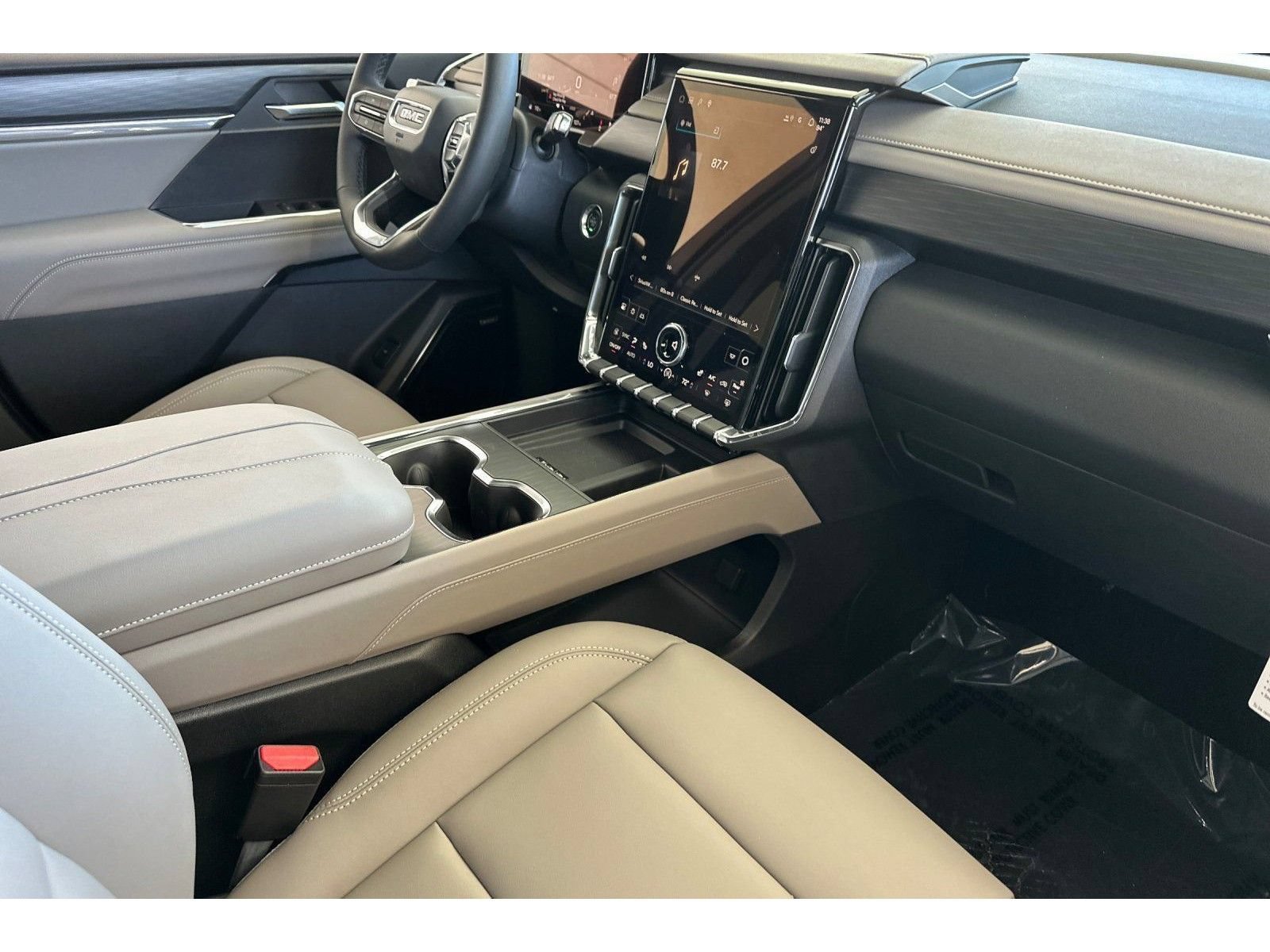 New 2025 GMC Acadia Elevation w/ Super Cruise Package FWD image 16