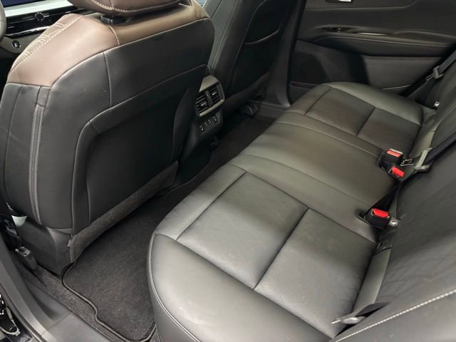 Used 2025 Nissan Murano Platinum image 11