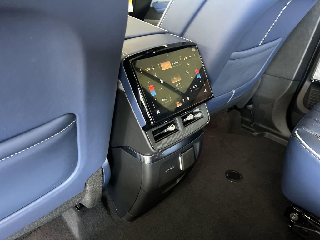 New 2026 Cadillac Vistiq Premium Luxury image 30