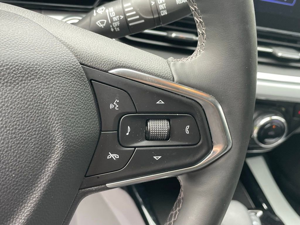 Certified 2025 Chevrolet Trax LT w/ LT Convenience Package image 26