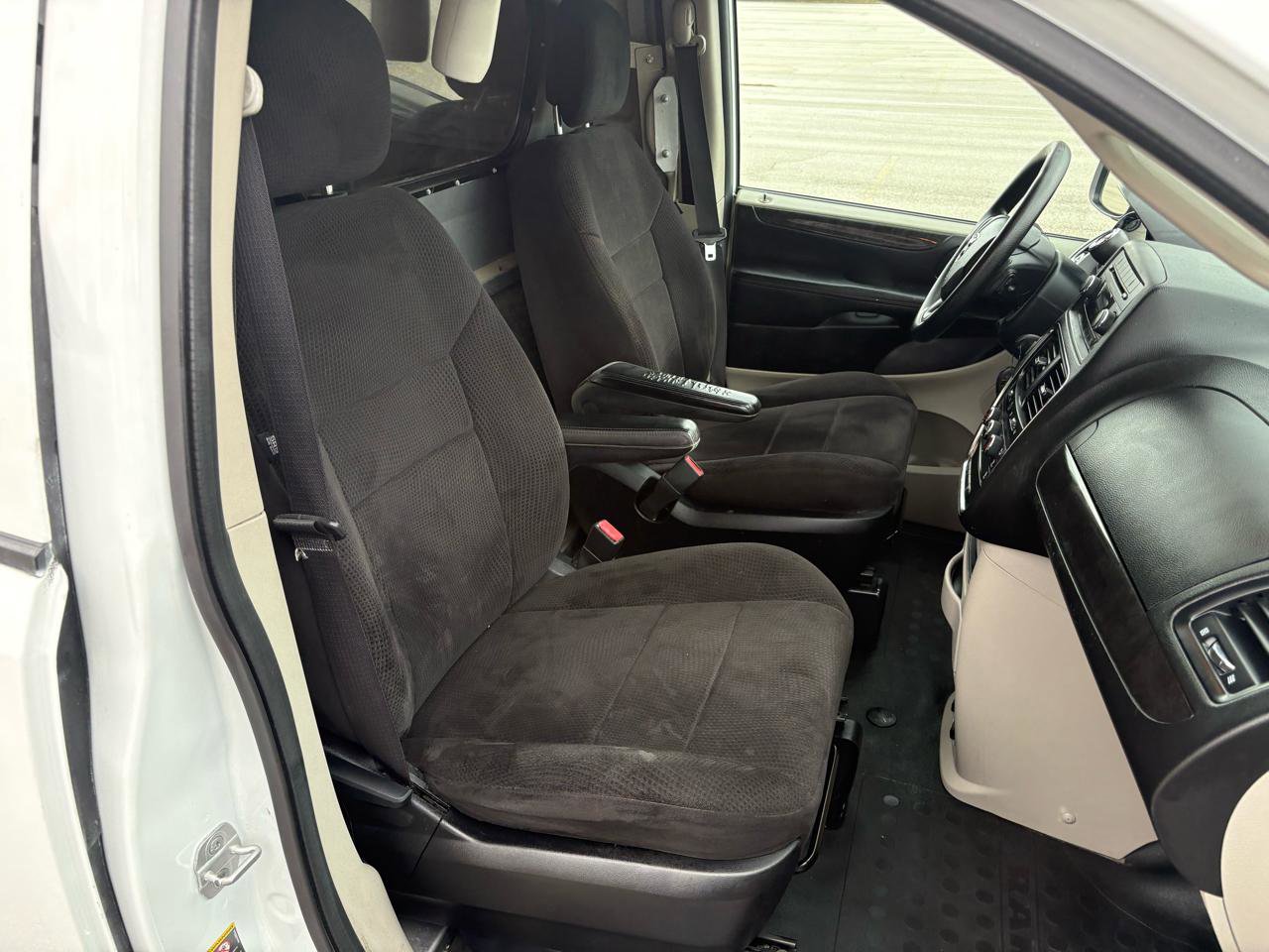 Used 2013 RAM C/V Tradesman image 33