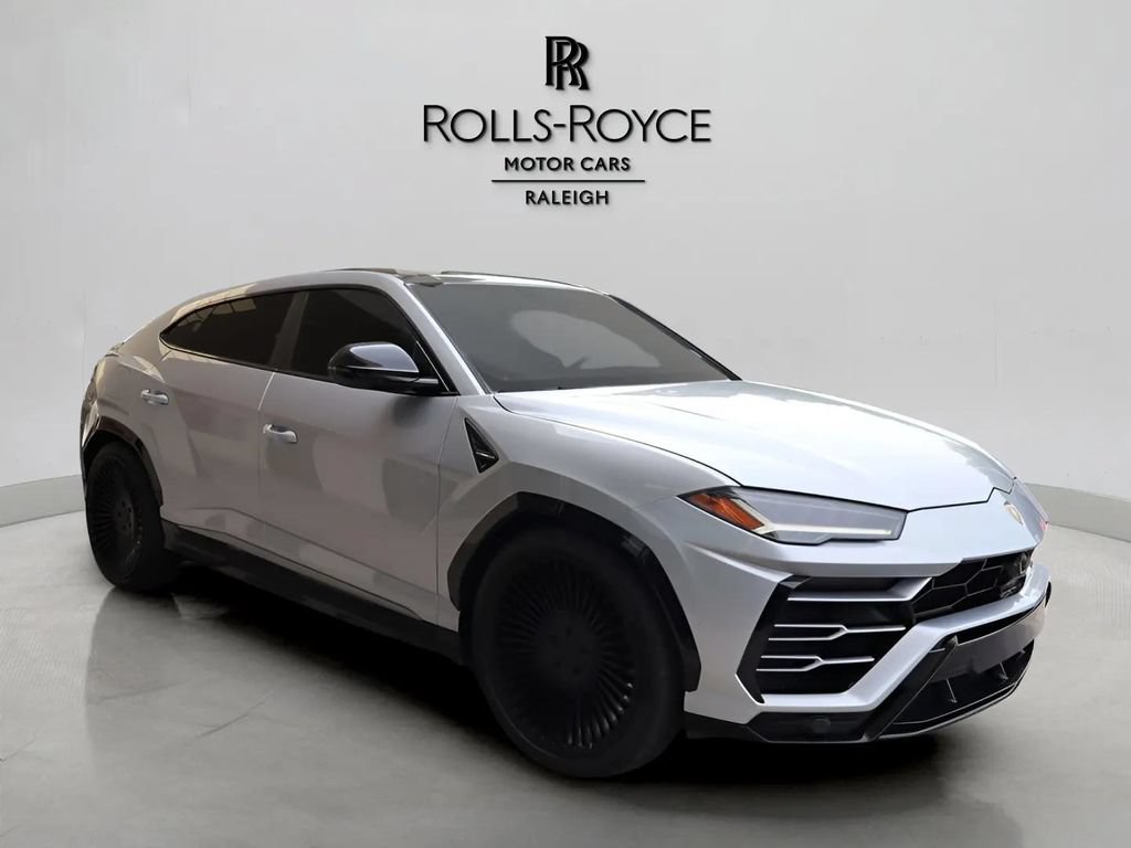 Used 2021 Lamborghini Urus AWD/4WD image 3