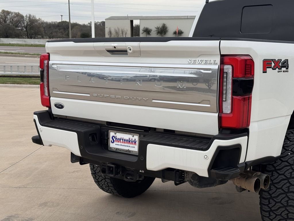 Used 2024 Ford F250 Platinum image 6