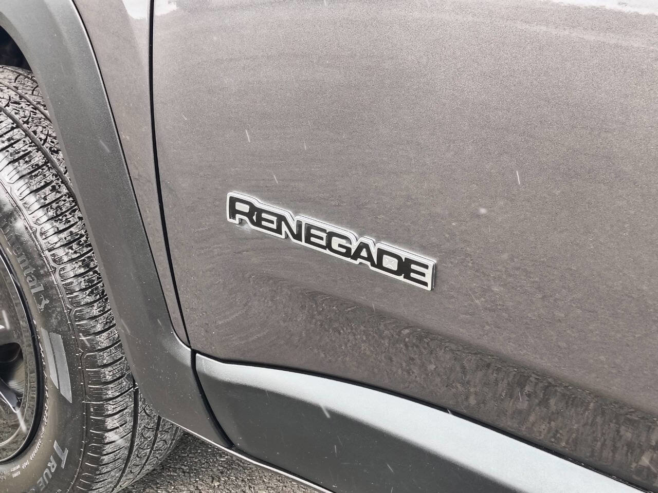 Used 2019 Jeep Renegade Sport image 21