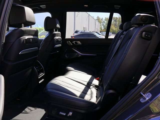Used 2025 BMW X7 M60i AWD/4WD image 23