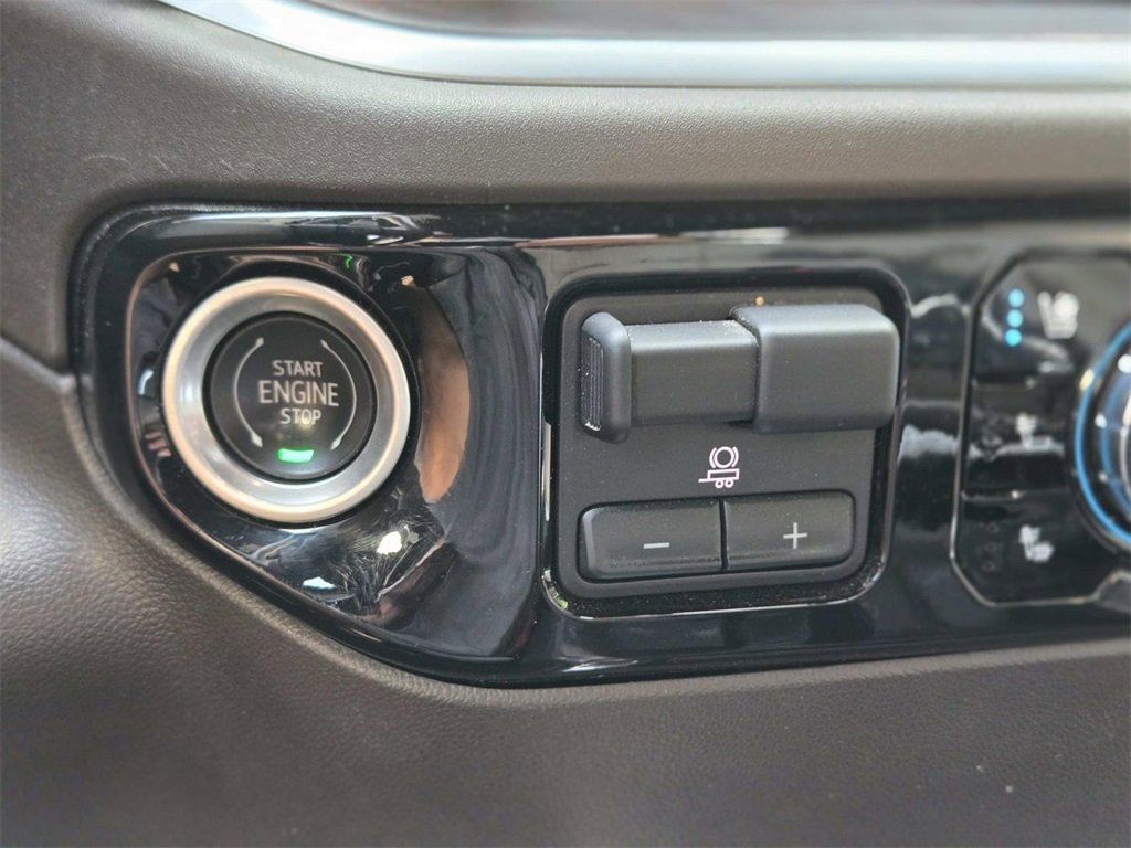 Used 2022 GMC Sierra 1500 SLT w/ SLT Premium Plus Package image 33