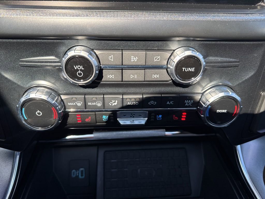 Certified 2023 Ford F150 Platinum w/ Equipment Group 701A High image 30