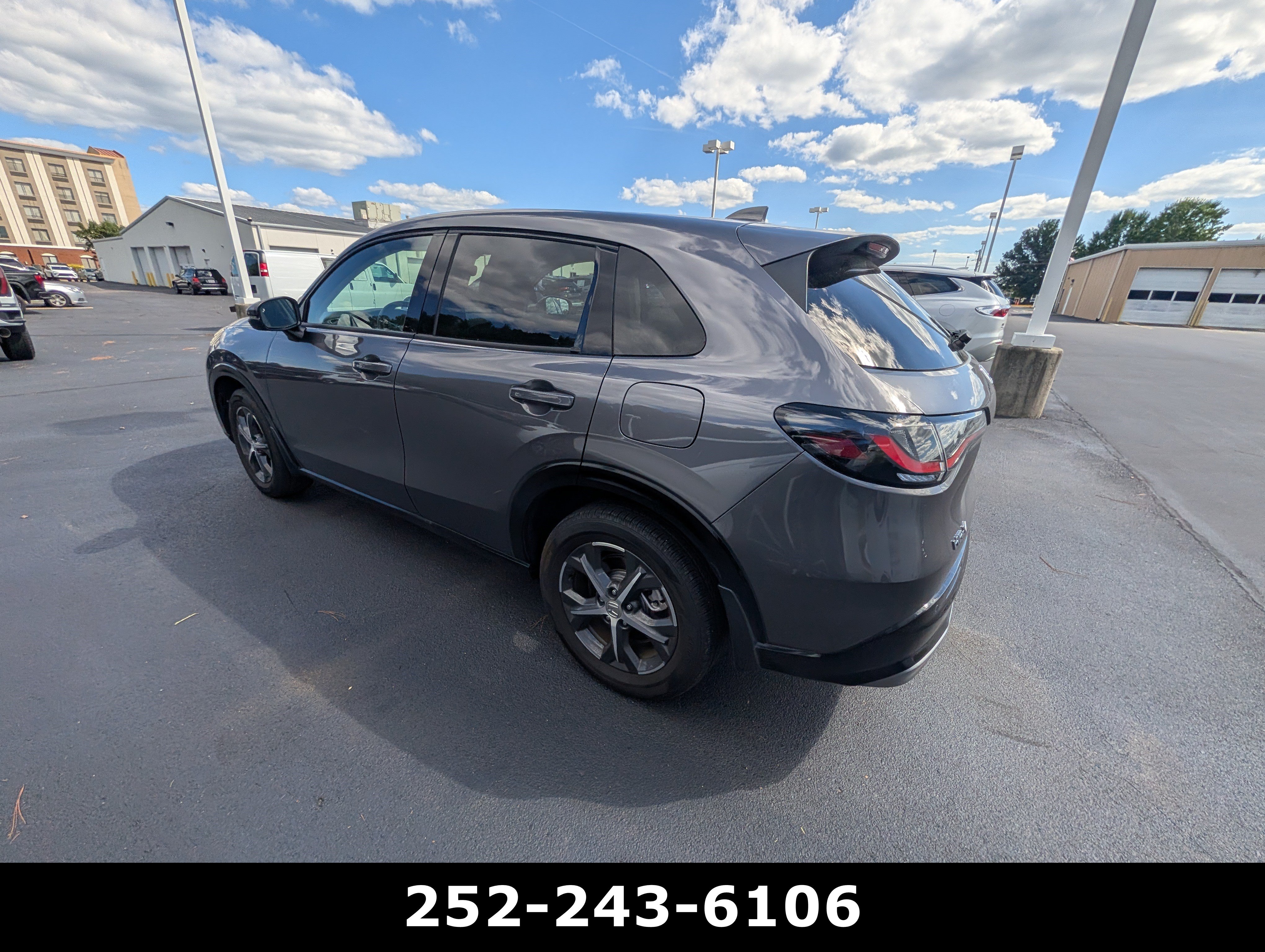Used 2025 Honda HR-V EX-L image 5
