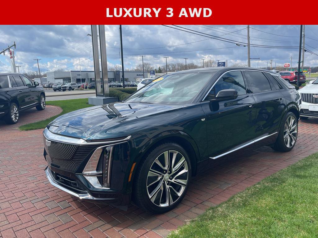 Used 2025 Cadillac Lyriq Luxury w/ LPO, Floor Liner Package AWD/4WD image 1