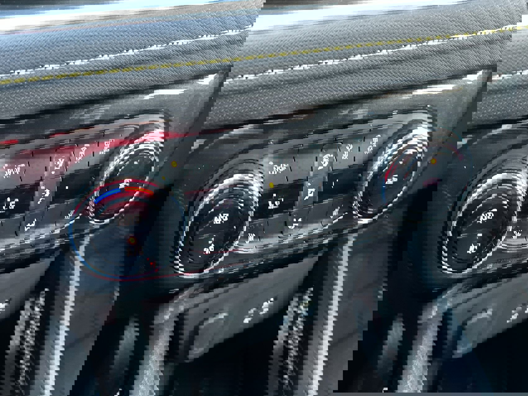 Certified 2025 Chevrolet TrailBlazer ACTIV w/ Convenience Package image 18