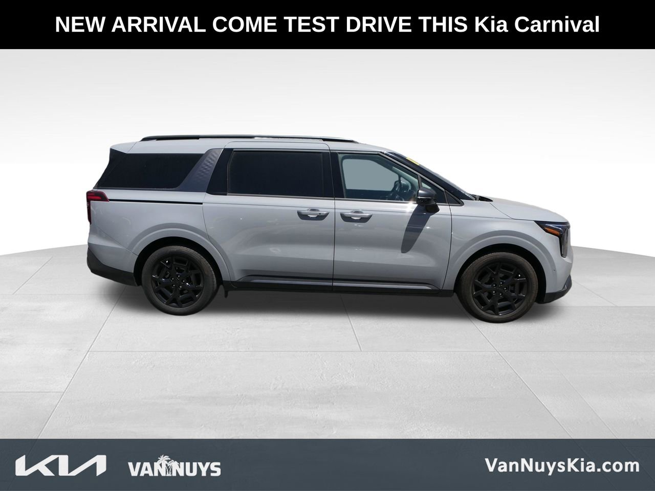 Used 2025 Kia Carnival SX Prestige FWD image 2