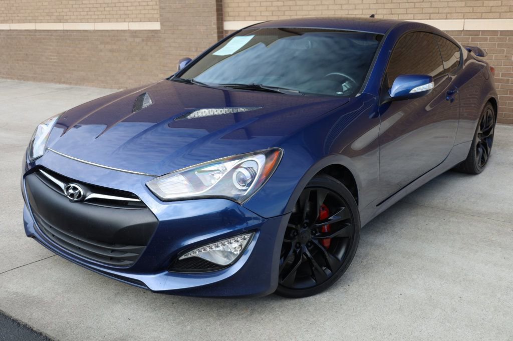 Used 2016 Hyundai Genesis Coupe 3.8 image 5