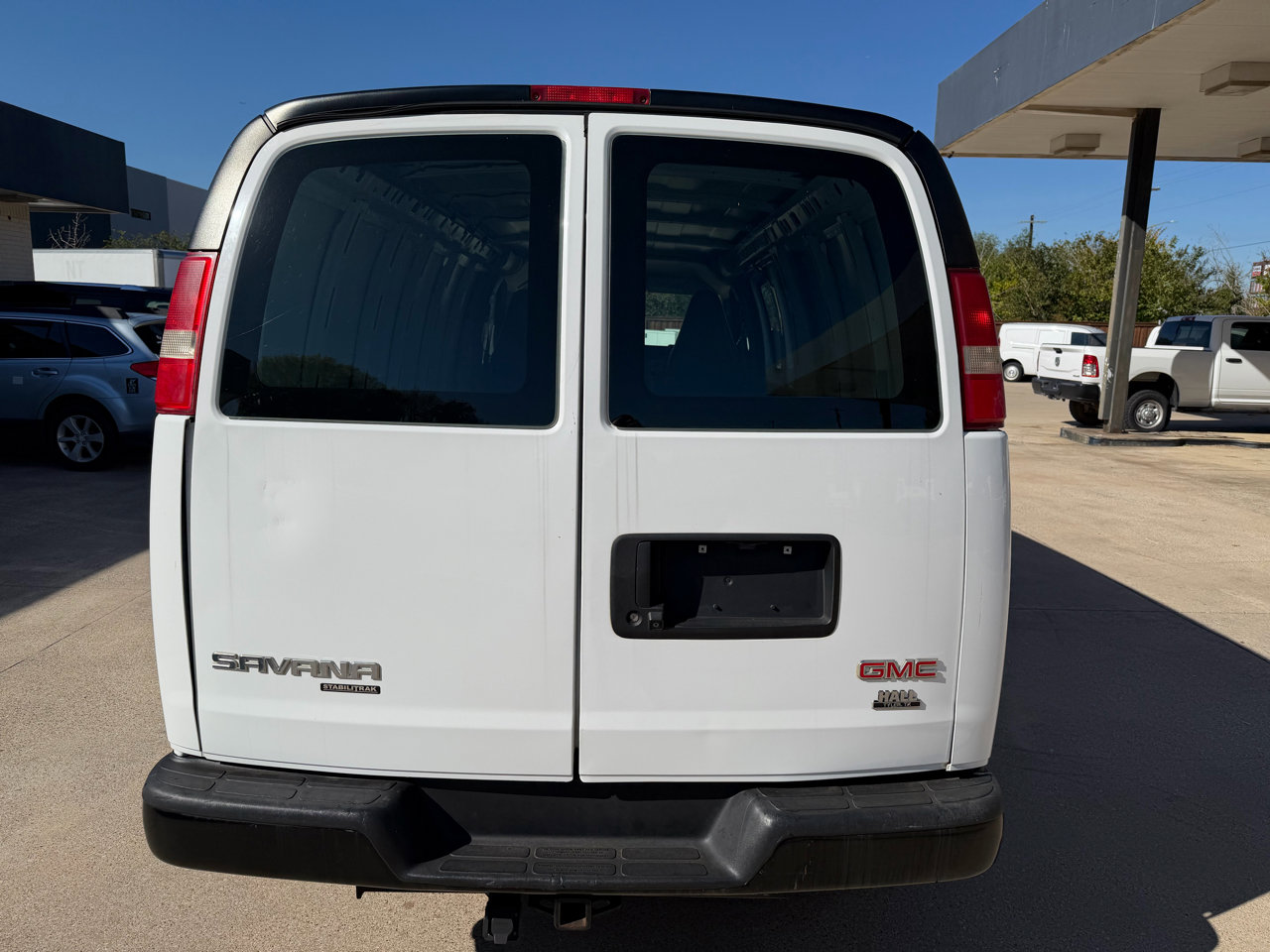 Used 2016 GMC Savana 2500 Extended image 4