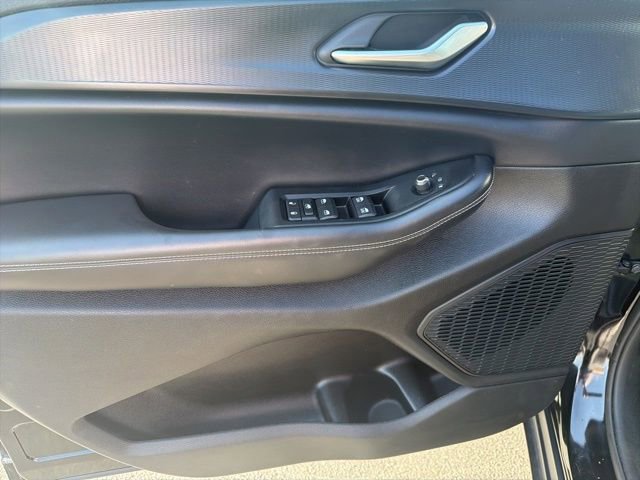 Used 2023 Jeep Grand Cherokee Altitude AWD/4WD image 12