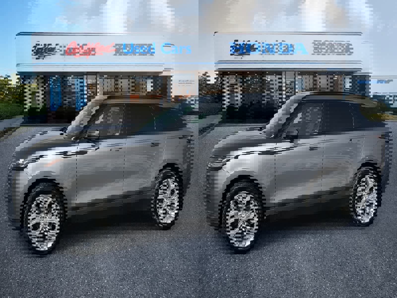 Used 2020 Land Rover Range Rover Velar S image 2