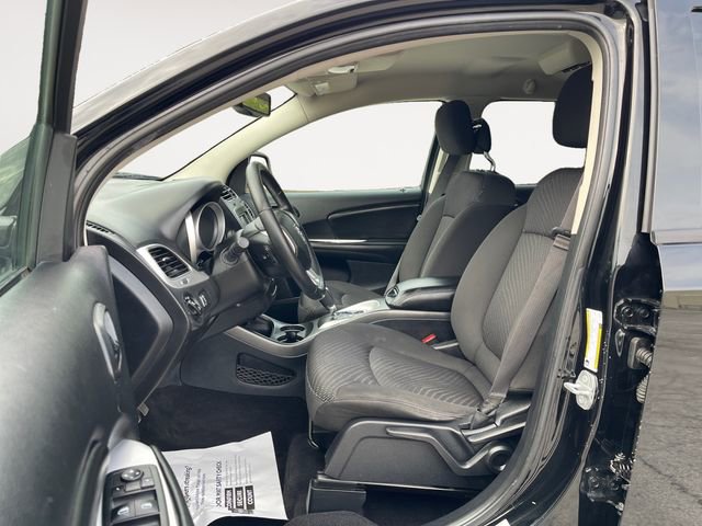 Used 2015 Dodge Journey SXT w/ Flexible Seating Group image 9