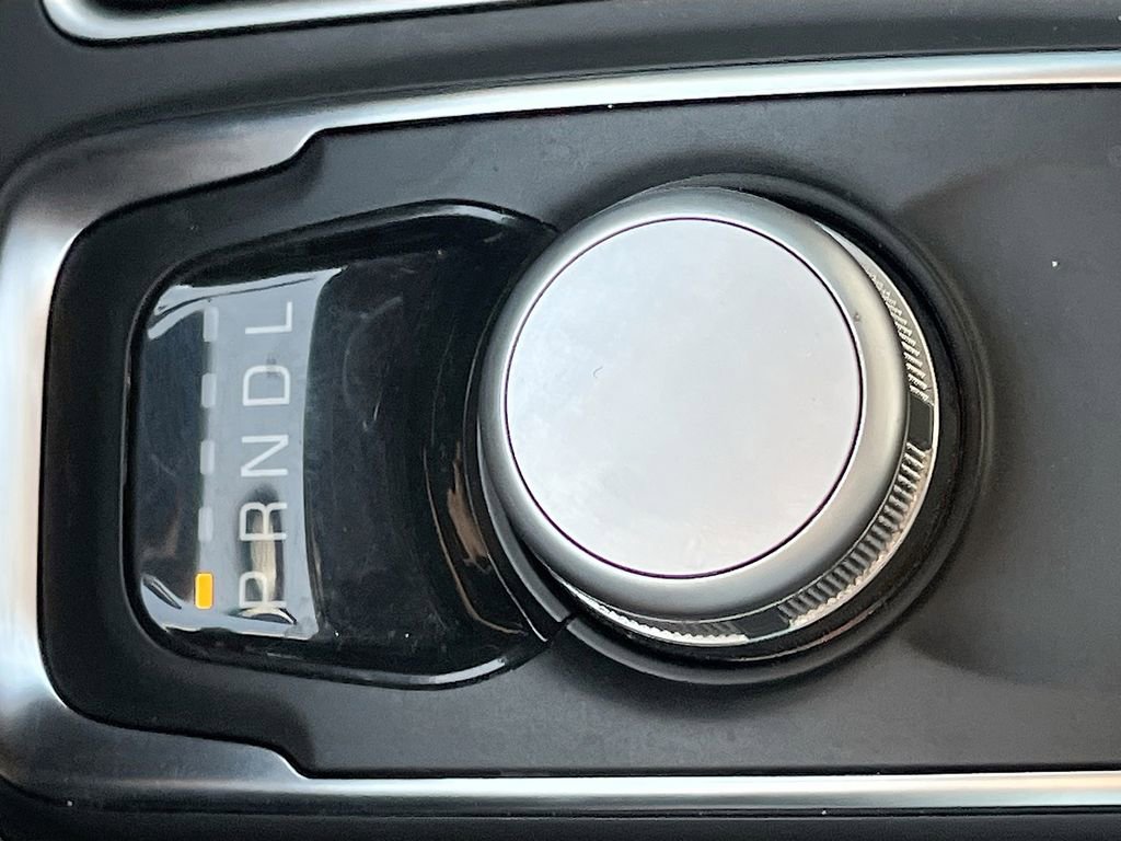 Used 2022 Chrysler 300 Touring w/ Sport Appearance Package image 16