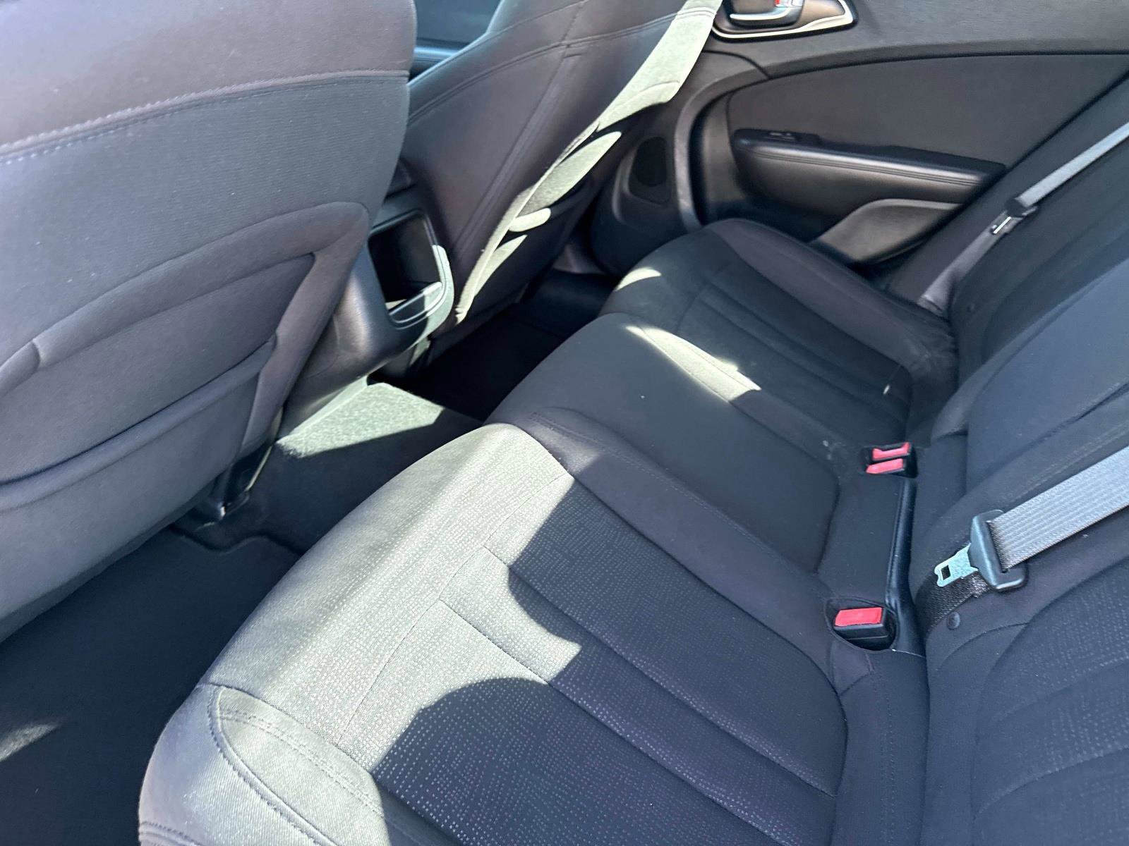 Used 2015 Chrysler 200 Limited w/ Convenience Group image 14