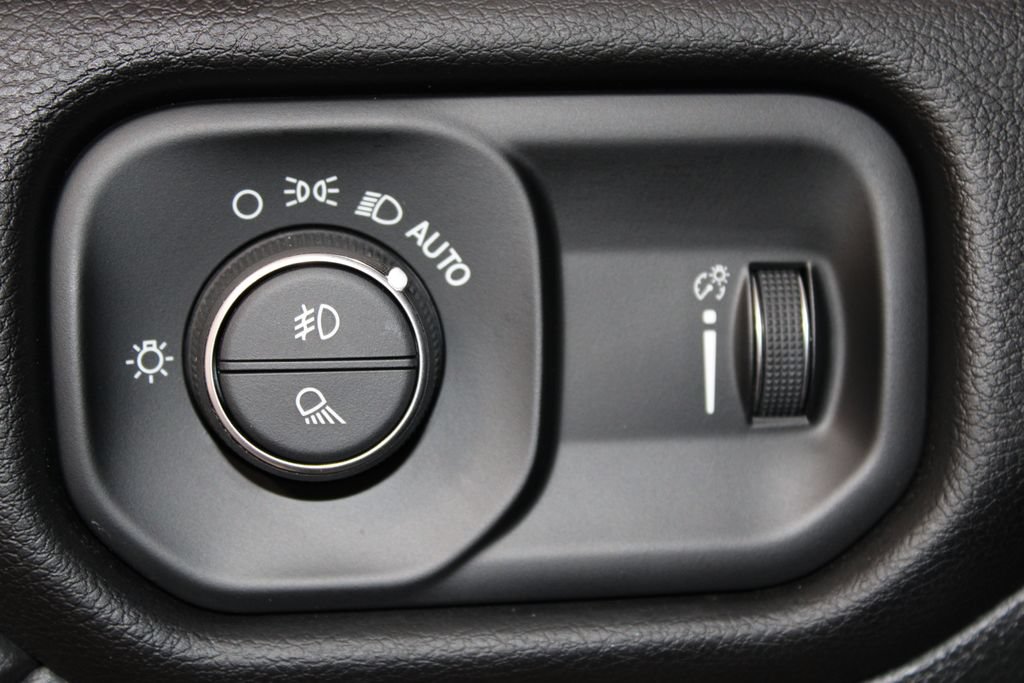 Used 2024 RAM 2500 Big Horn AWD/4WD image 34